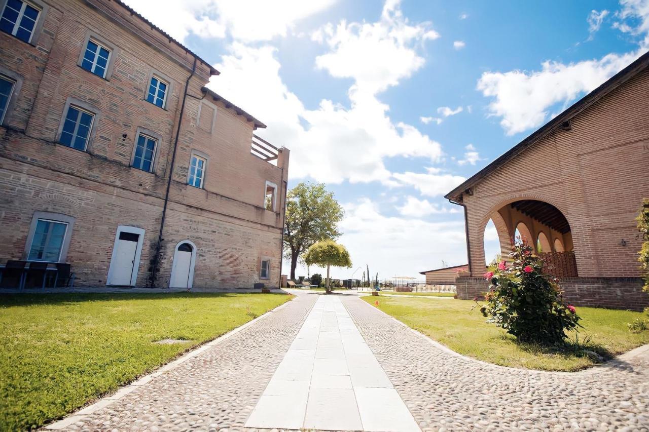 Villetta rosso Rubino Vignale Esterno foto