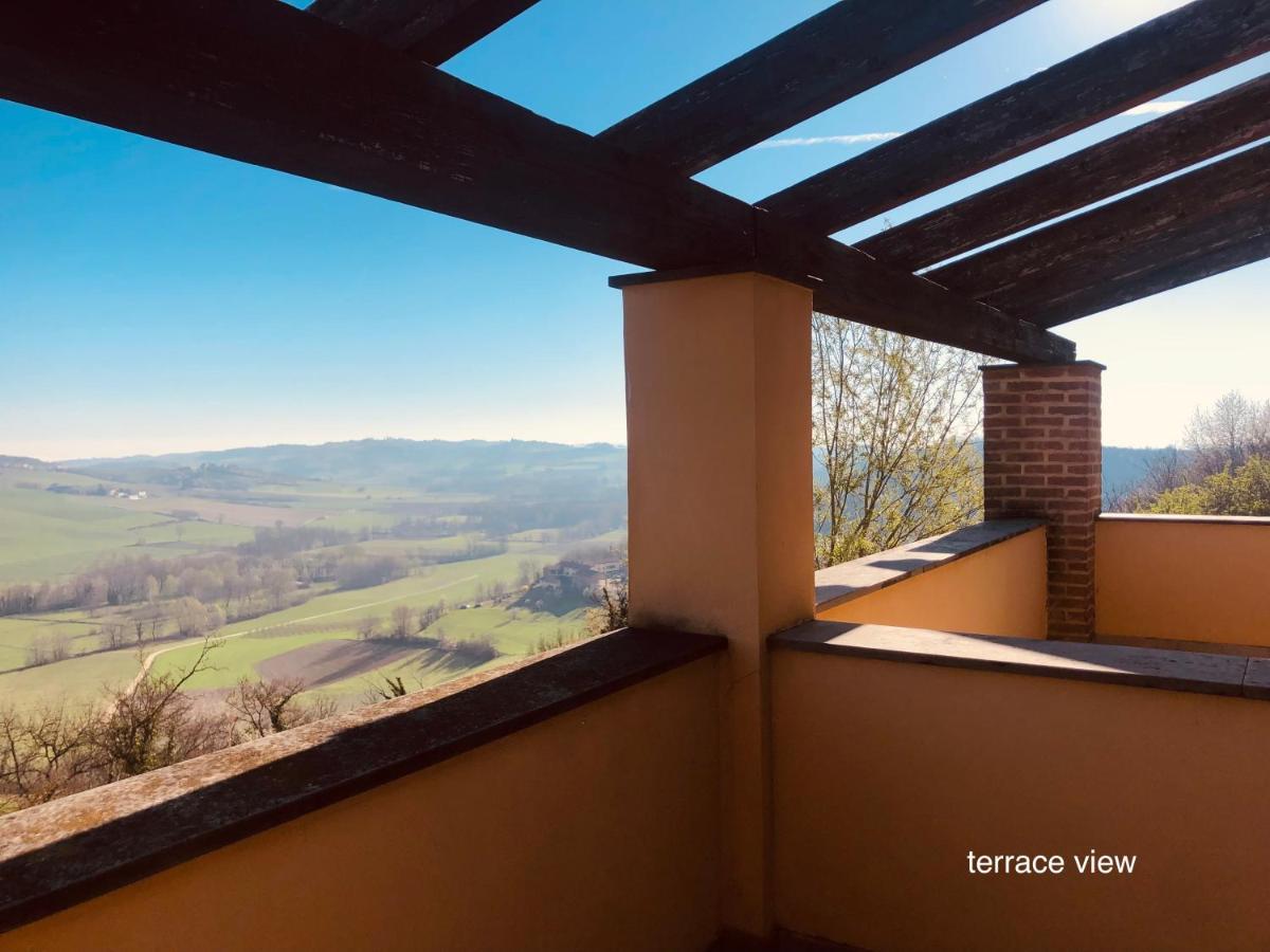 Villetta rosso Rubino Vignale Esterno foto