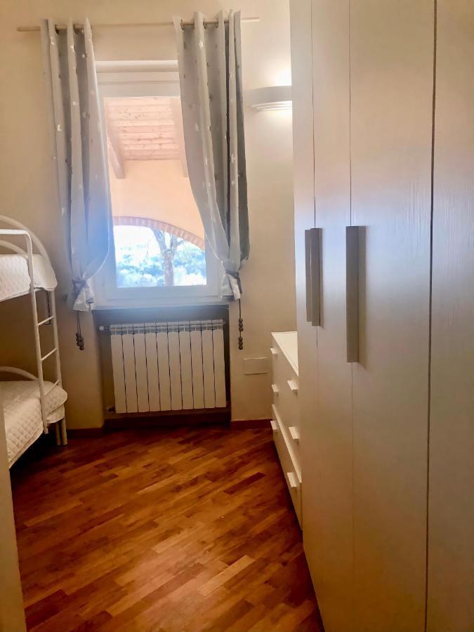 Villetta rosso Rubino Vignale Esterno foto