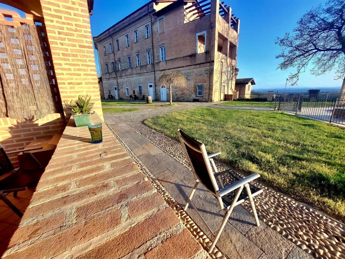 Villetta rosso Rubino Vignale Esterno foto
