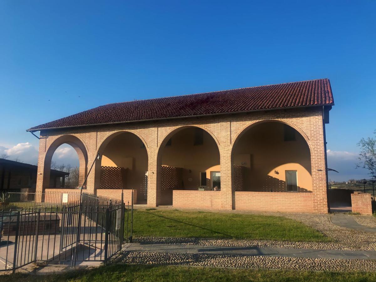 Villetta rosso Rubino Vignale Esterno foto