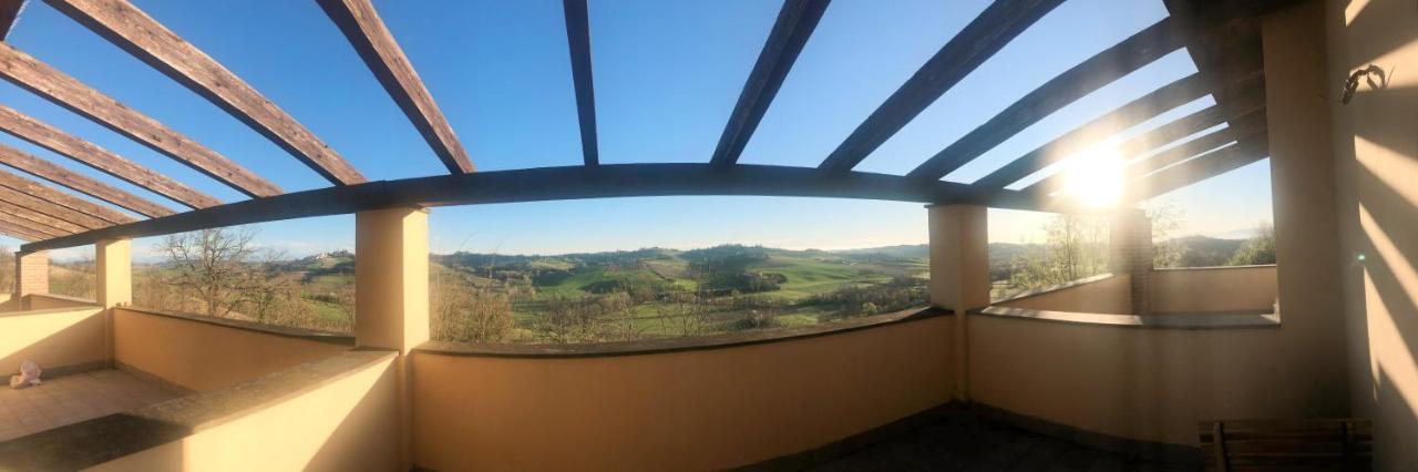 Villetta rosso Rubino Vignale Esterno foto
