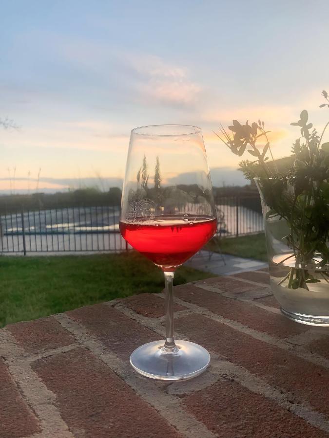 Villetta rosso Rubino Vignale Esterno foto