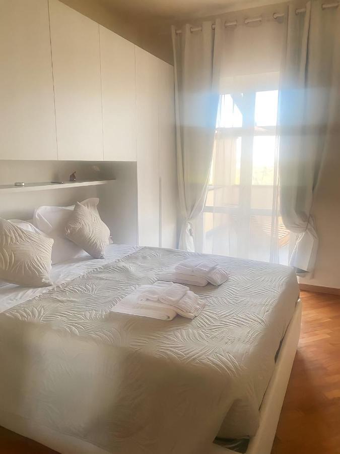 Villetta rosso Rubino Vignale Esterno foto
